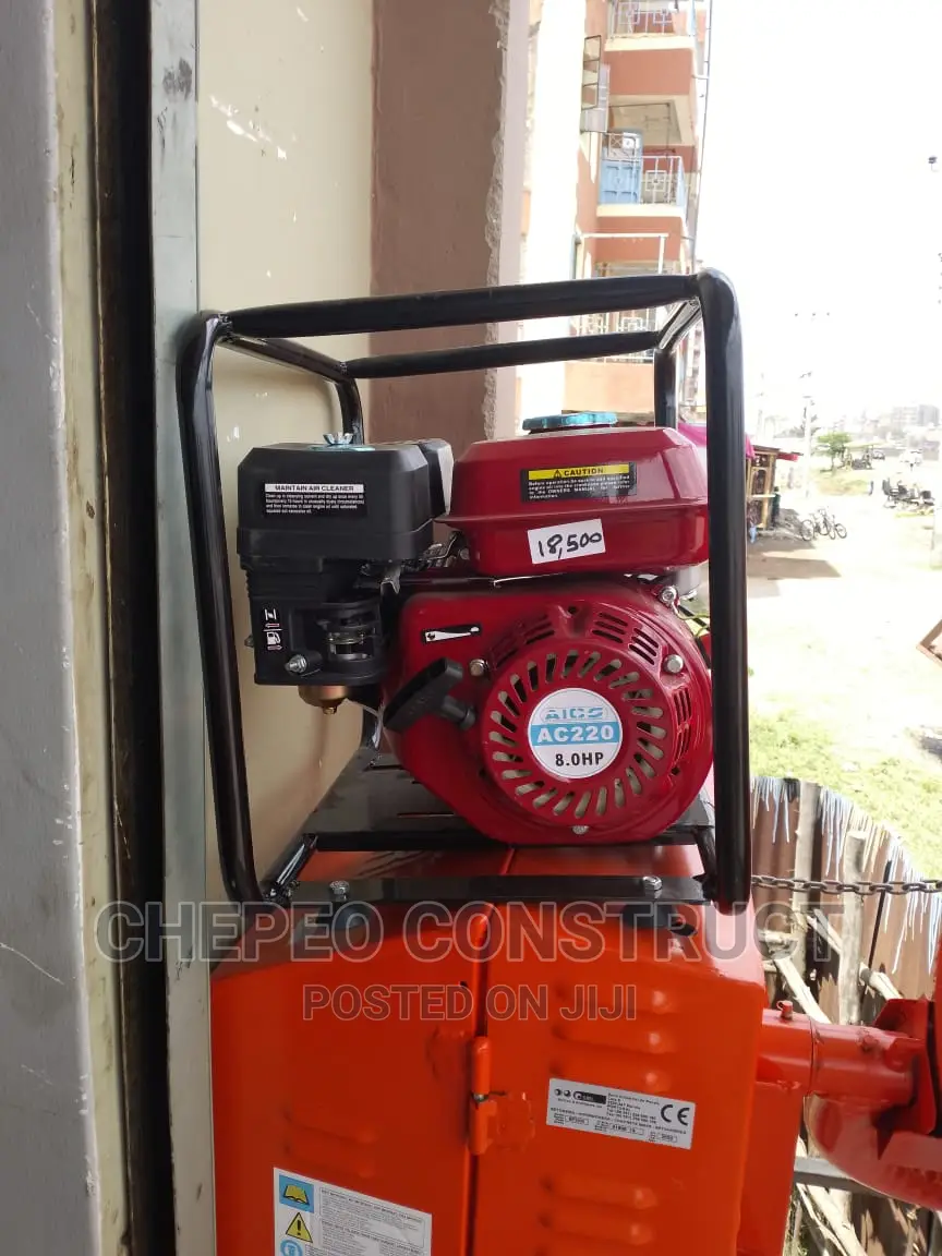 Poker Vibrator Petrol Engine
