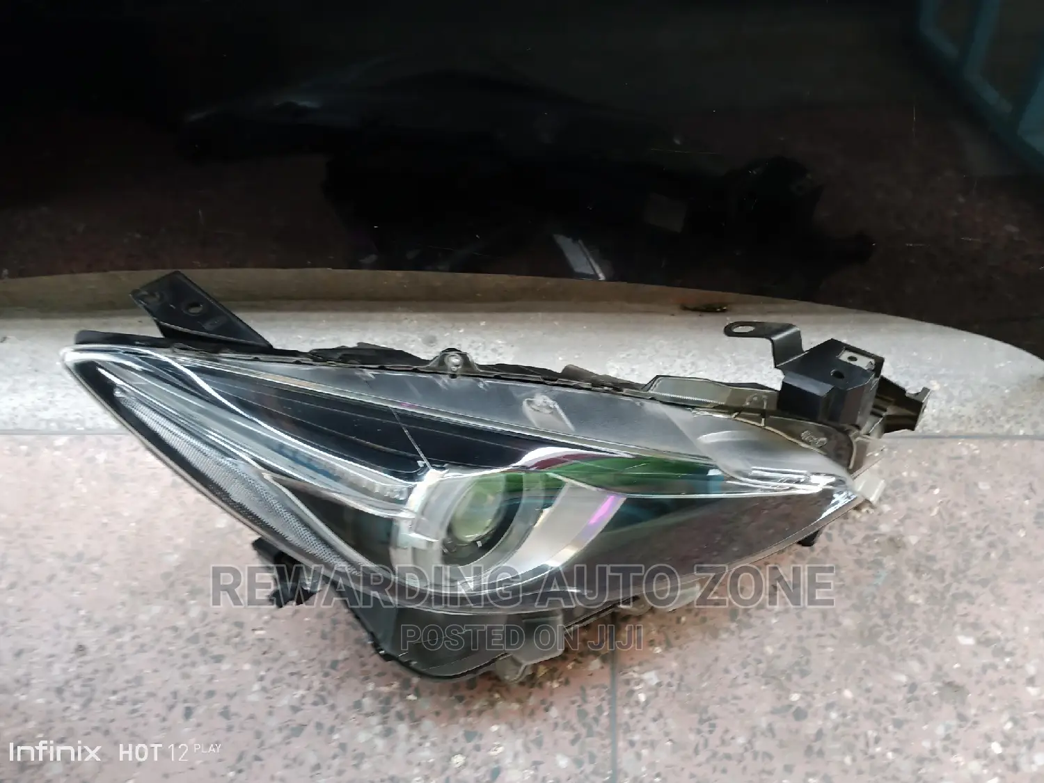 Mazda Axela 2013 RHS Headlight Xenon.