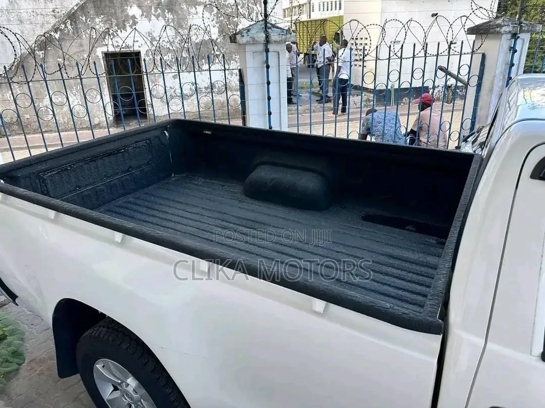 Toyota Hilux 2017 White