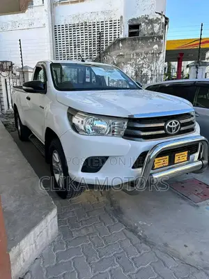 Toyota Hilux 2017 White