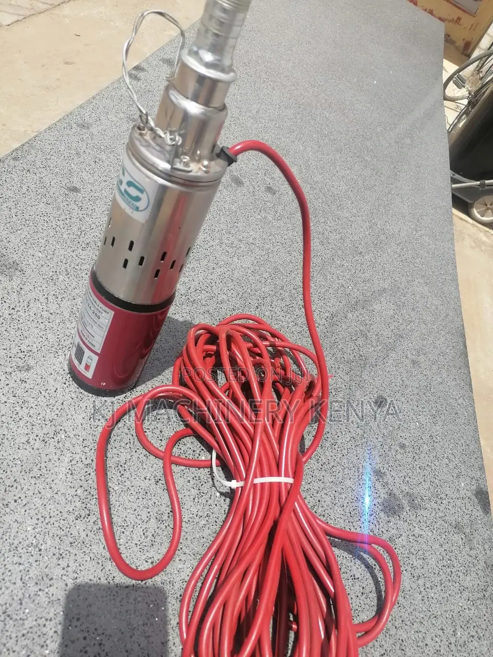 Solar Submersible Watet Pump-60m Head-300watts Solar Panels