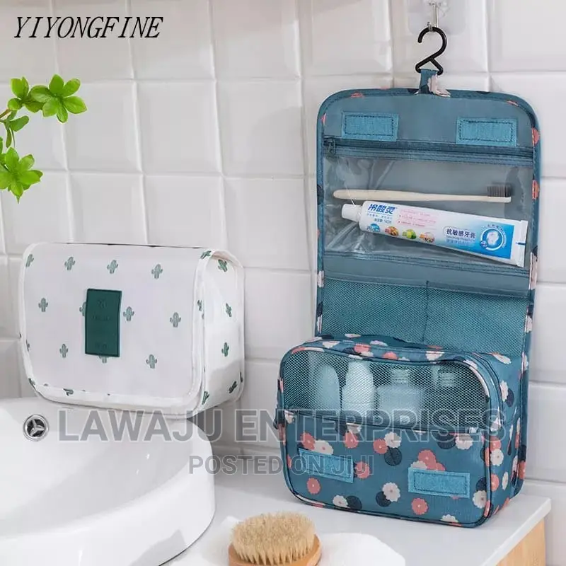 New Foldable Hanging Make Up / Cosmetic Bag