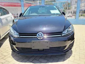 Pre-owned 2016 Volkswagen Golf Black - Stylish Ride