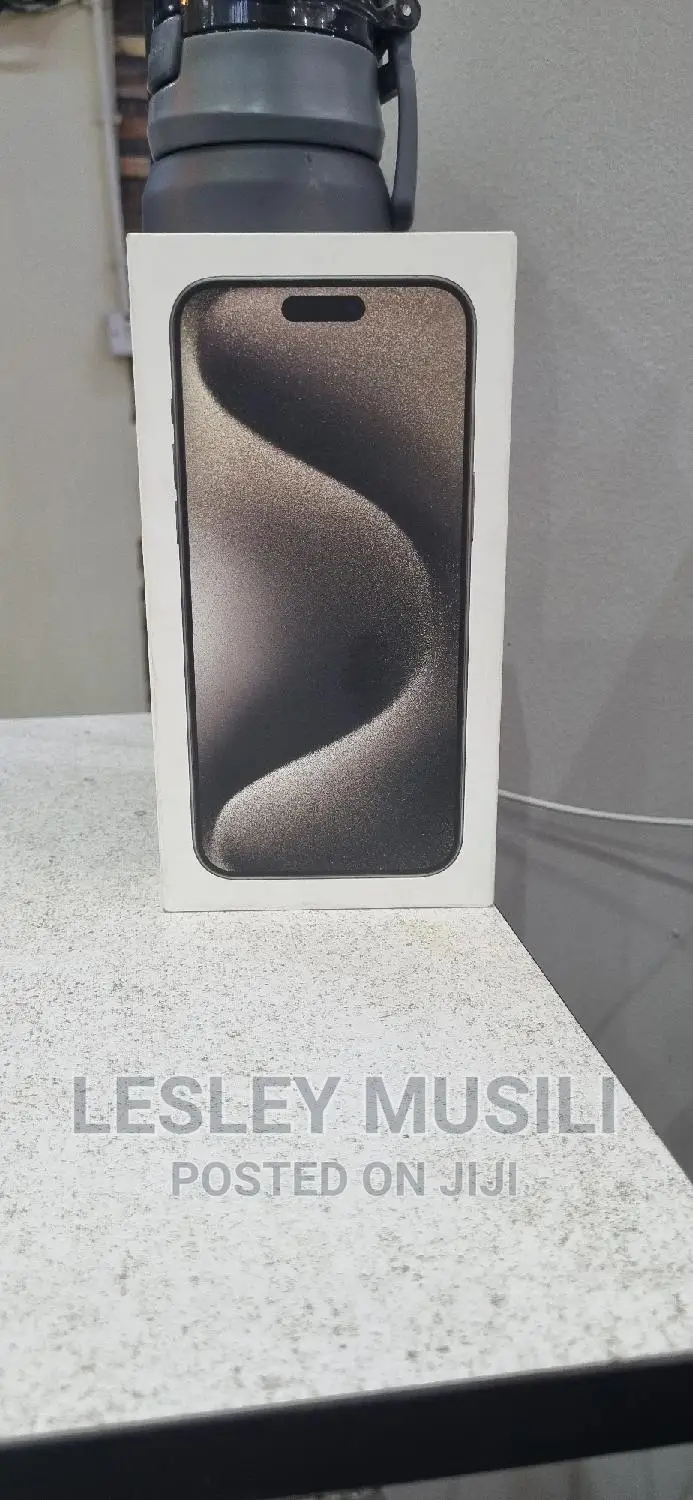 New Apple iPhone 15 Pro Max 256 GB Black