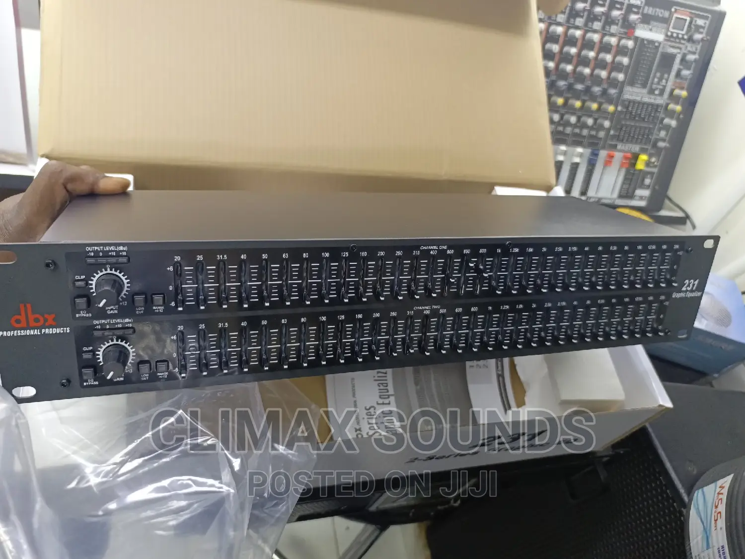 DBX 231 Graphic Equalizer, √