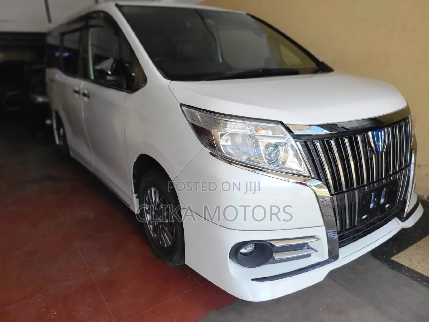 Toyota Esquire 2017 White