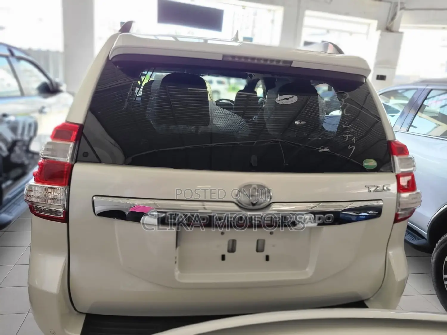 Toyota Land Cruiser Prado 2016 White