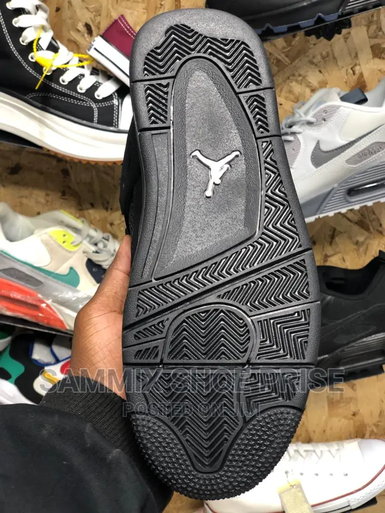 Jordan 4, Leather Black
