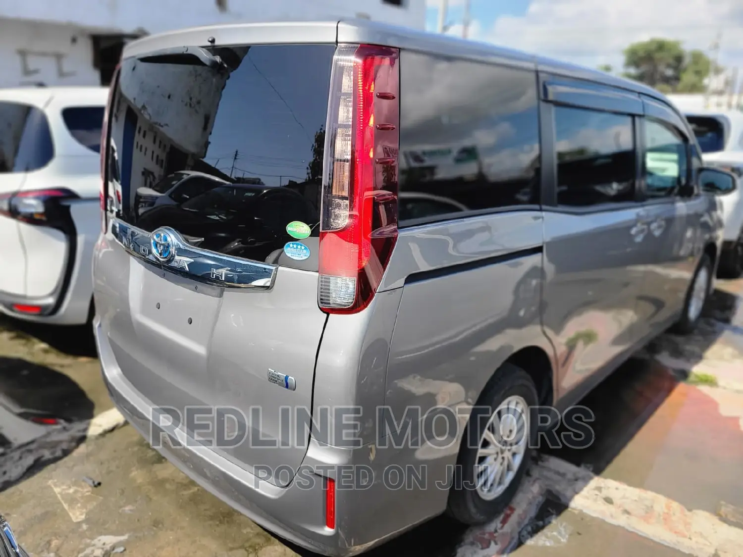 Toyota Noah 2016 Silver
