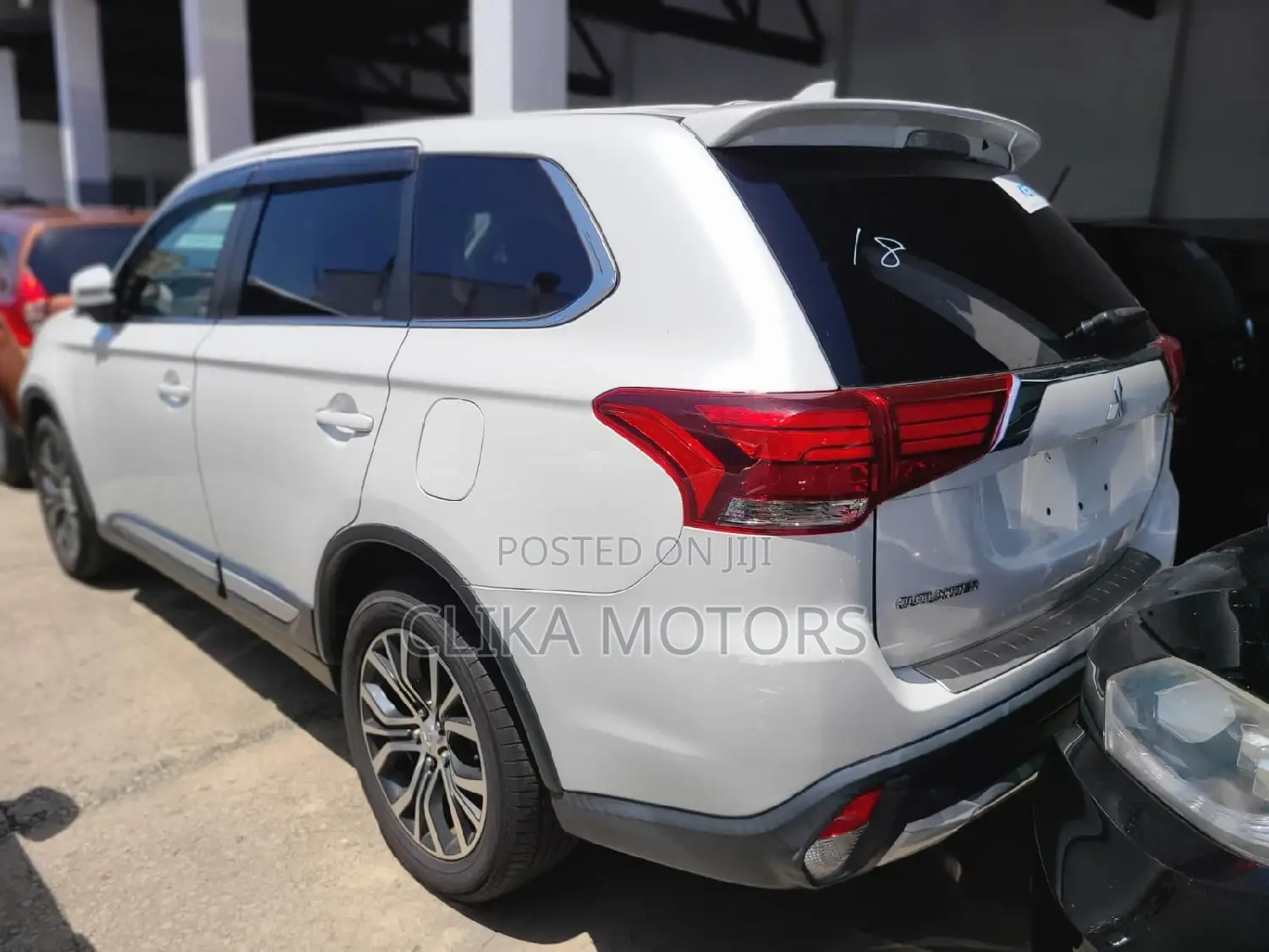 Mitsubishi Outlander 2016 White