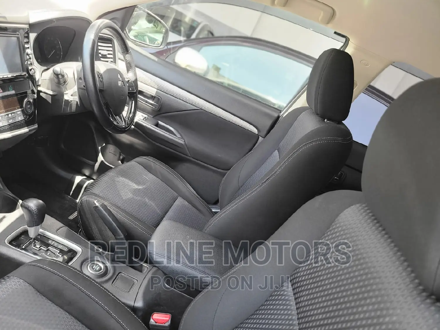 Mitsubishi Outlander 2016 White
