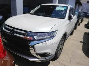 Mitsubishi Outlander 2016 White