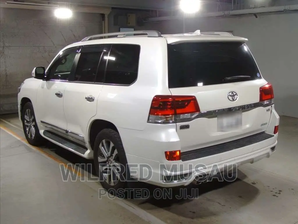 Toyota Land Cruiser 4.6 V8 ZX 2016 White