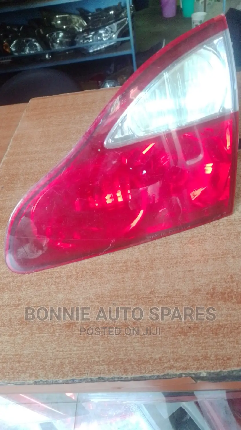 Ipsum 2005 Rear Boot Lights
