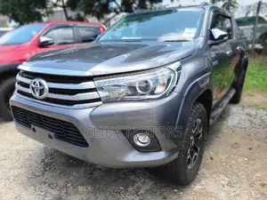 Toyota Hilux 2018 Silver