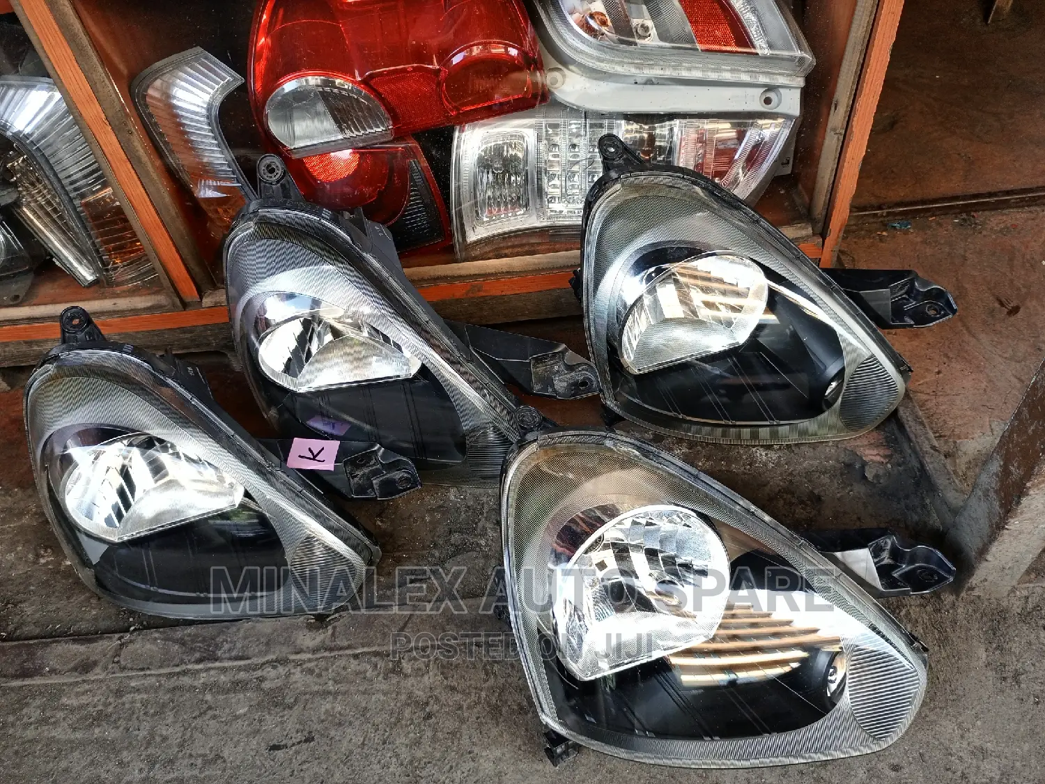 Headlights Daihatsu Mira New Model