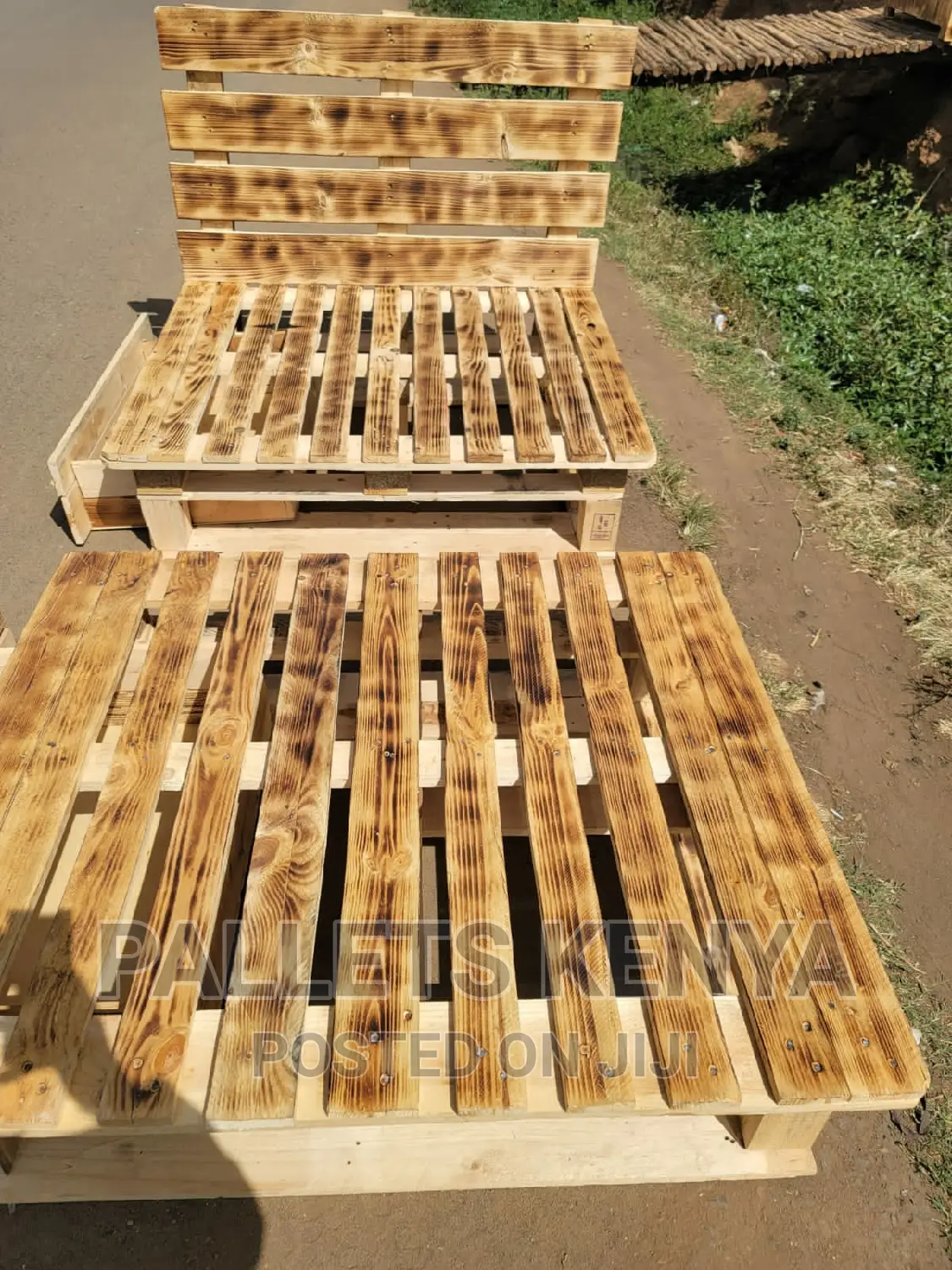 4*6 Pallet Bed- Detachable, Blazed and With Drawers. ( EFA)