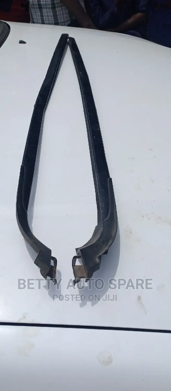 Toyota Noah Mouldings