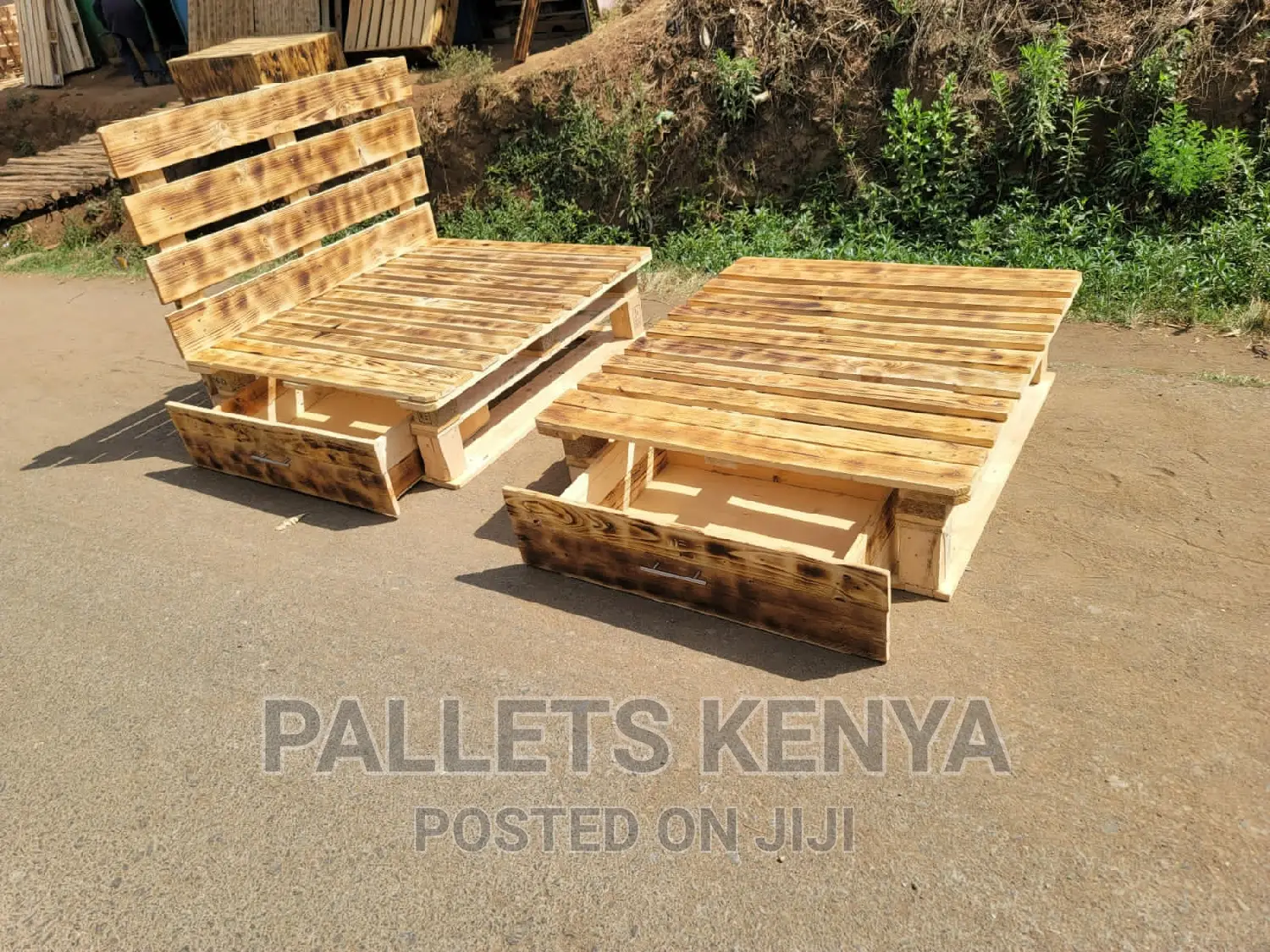 Pallet Bed- 4*6 Blazed Bed With Drawers.(#61)