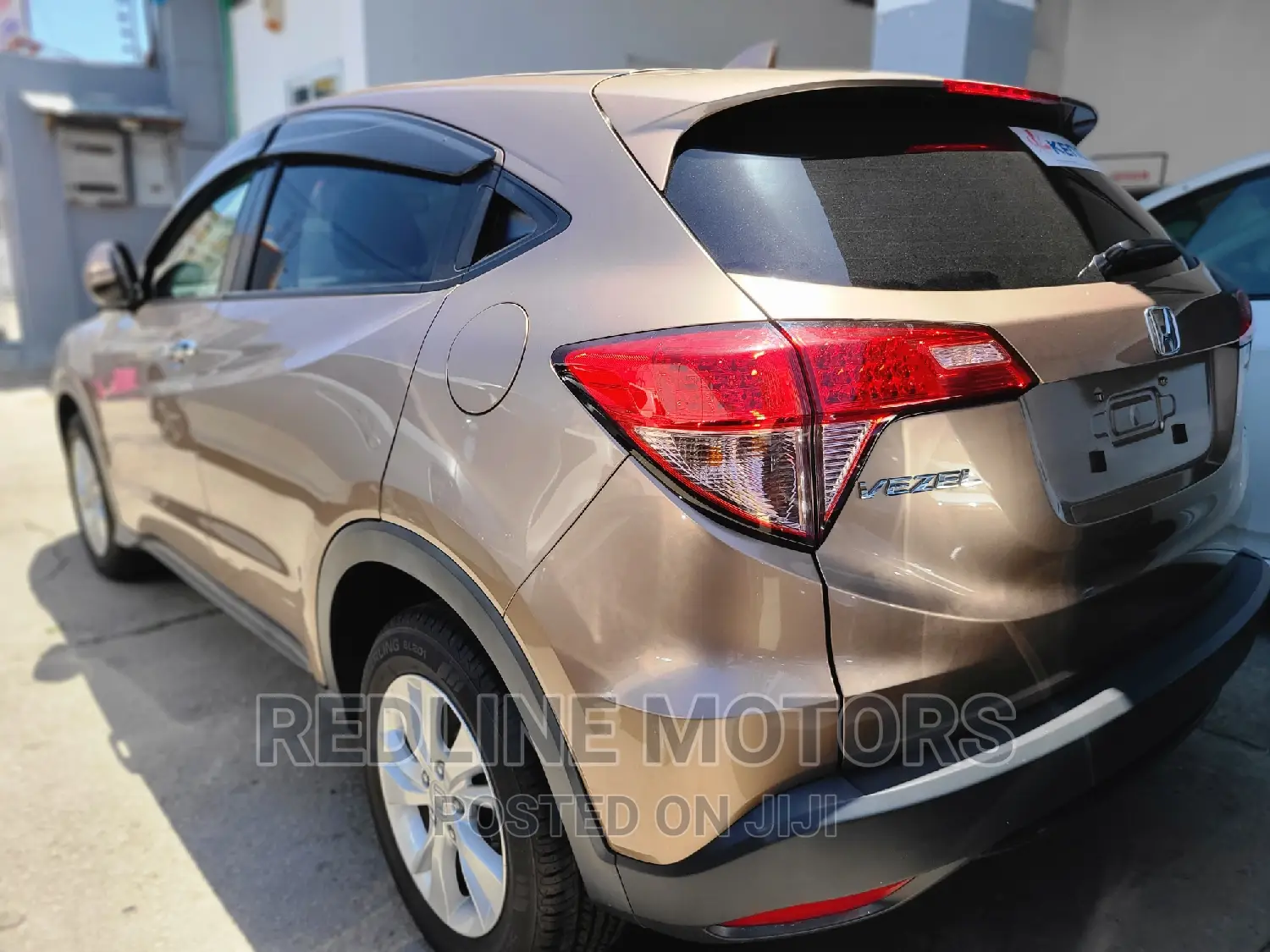 Honda Vezel 2016 Gold