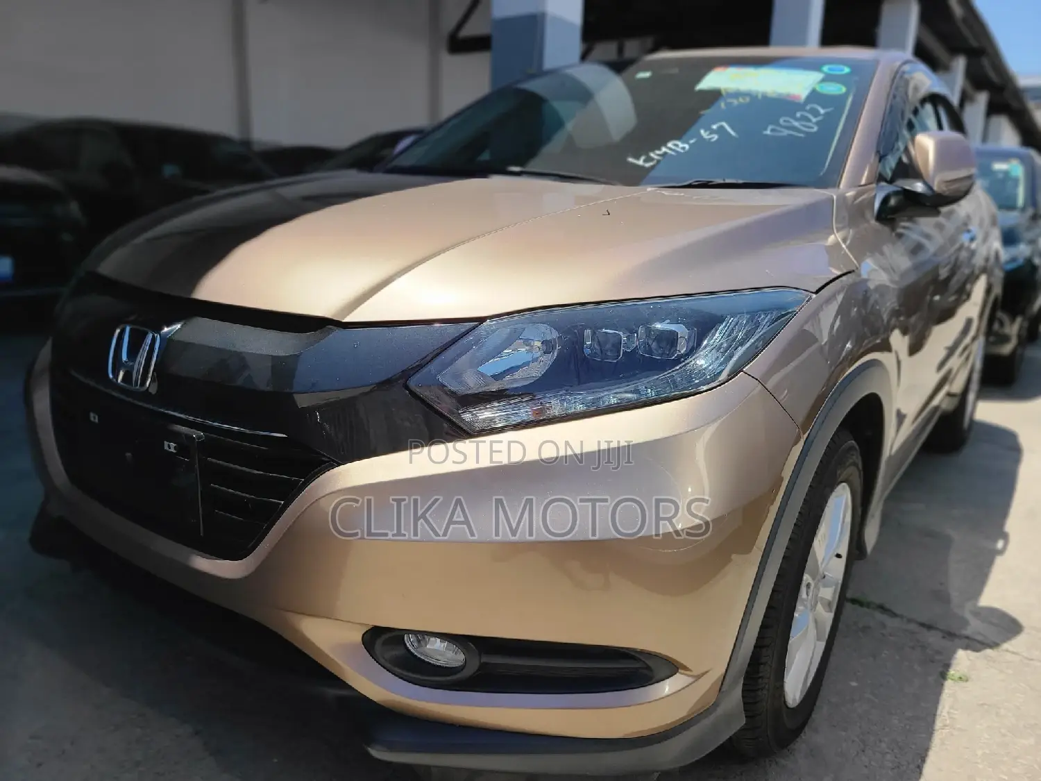Honda Vezel 2016 Gold