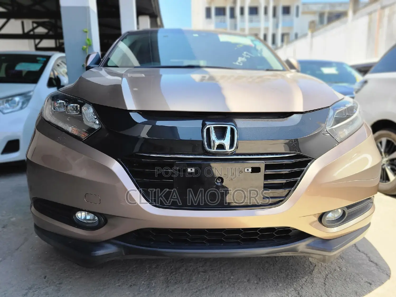 Honda Vezel 2016 Gold