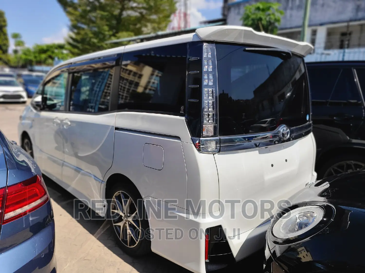 Toyota Voxy 2017 White