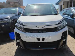 Toyota Voxy 2017 White
