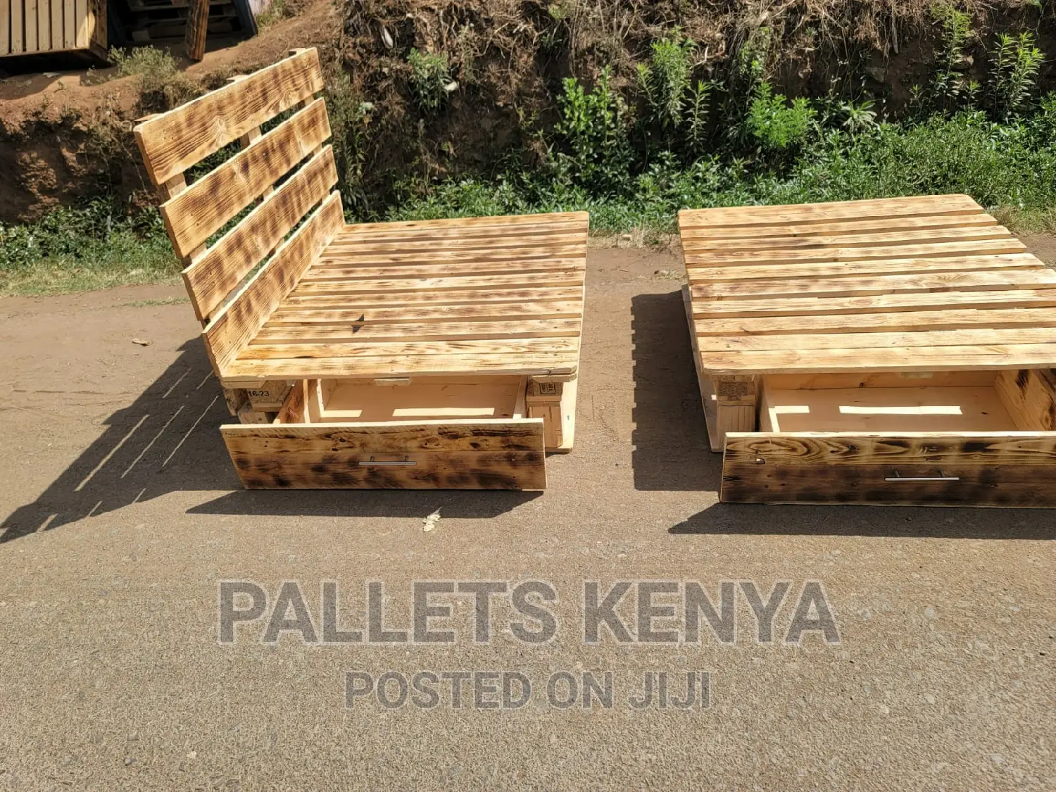Pallet Bed- Blazed 4*6 Bed With Drawers. (T;B)