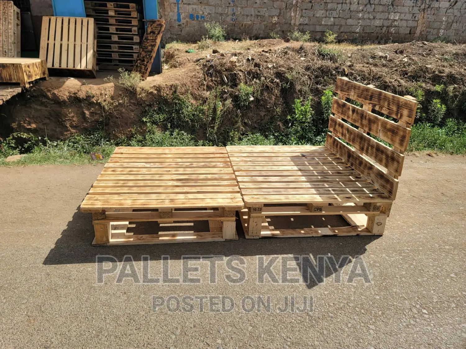 Pallet Bed- Blazed 4*6bed With Drawers. ((G;Orr)