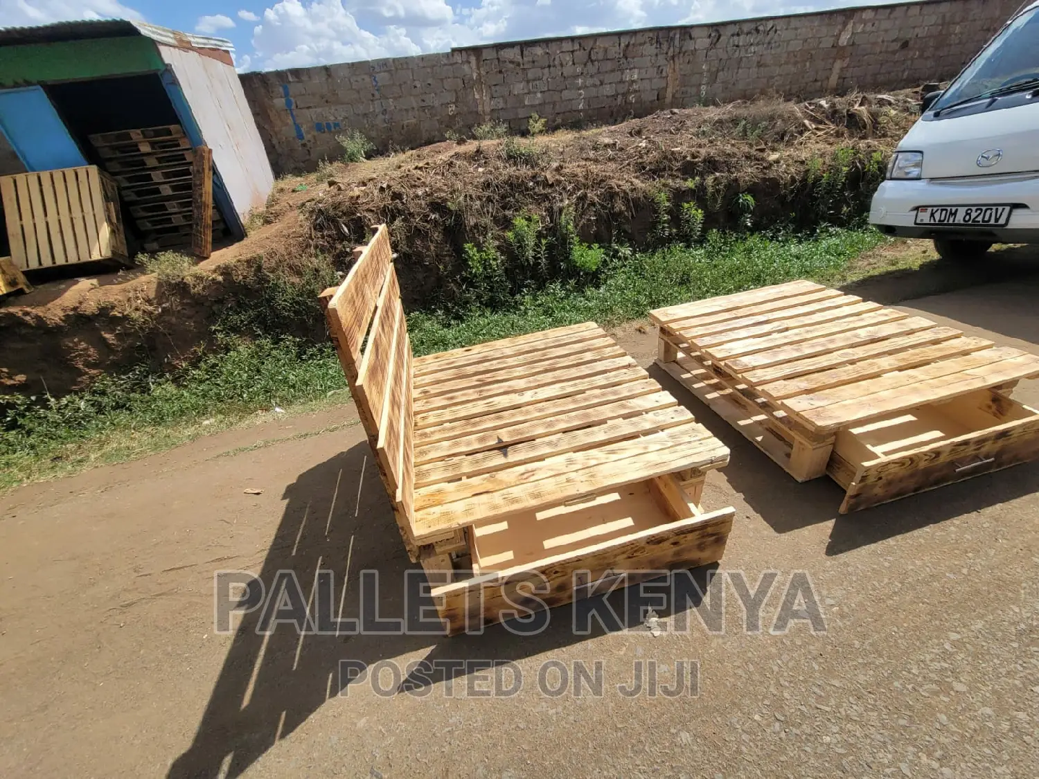Pallet Bed- Blazed 4*6bed With Drawers. (H Ds)