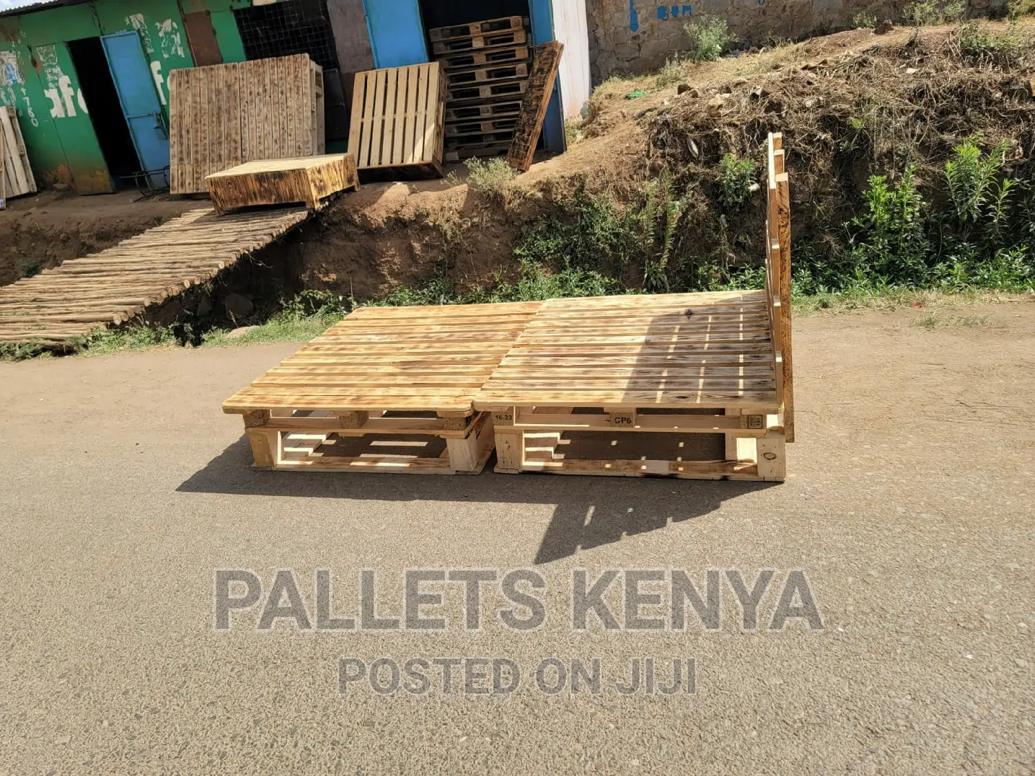 Pallet Bed- Blazed 4*6bed With Drawers. (D 5)