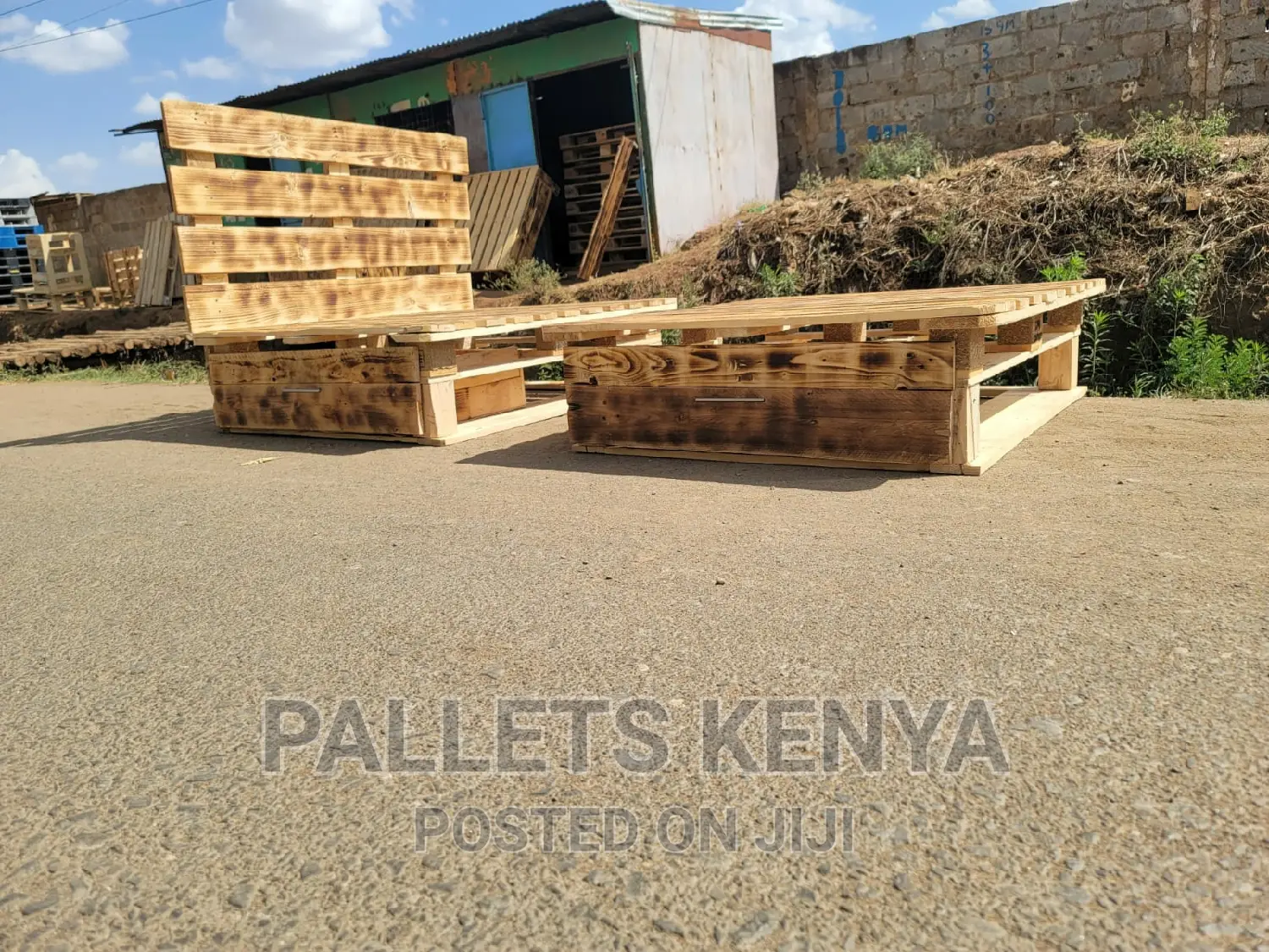 Pallet Bed- Blazed 4*6bed With Drawers. (7#8 )