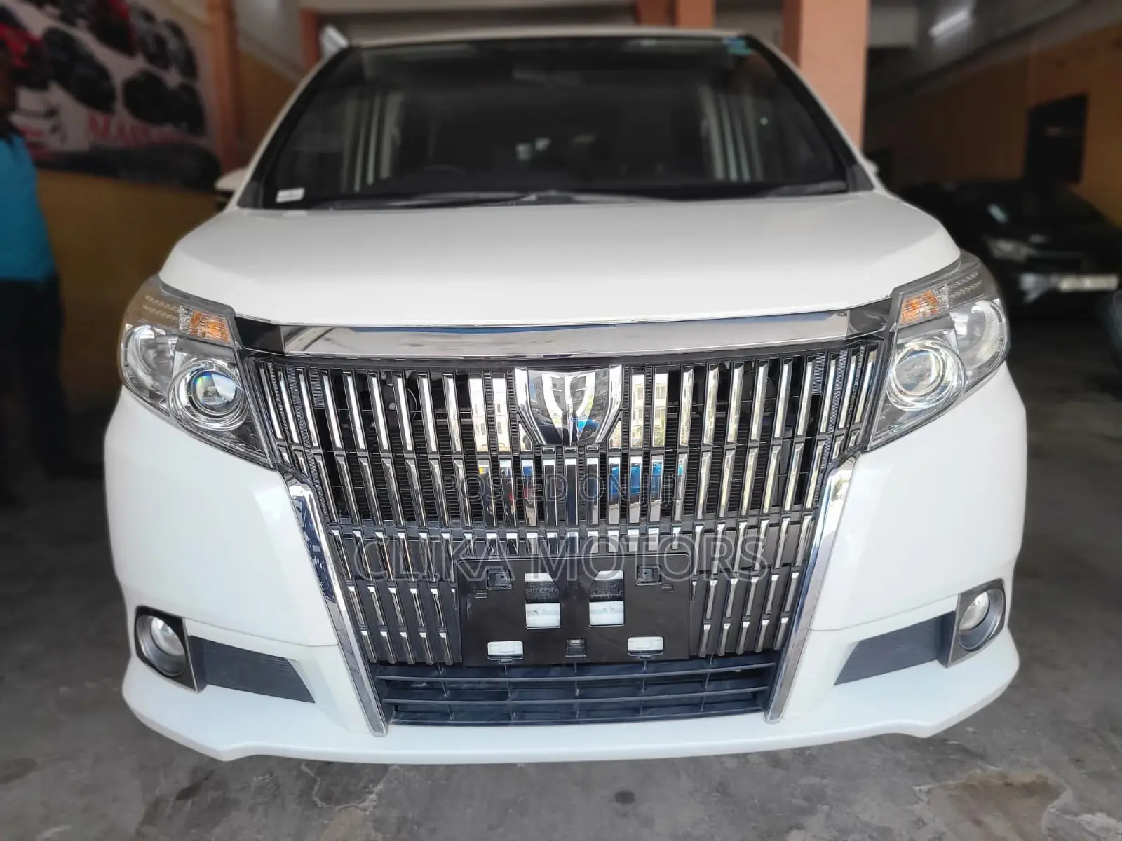 Toyota Esquire 2016 White