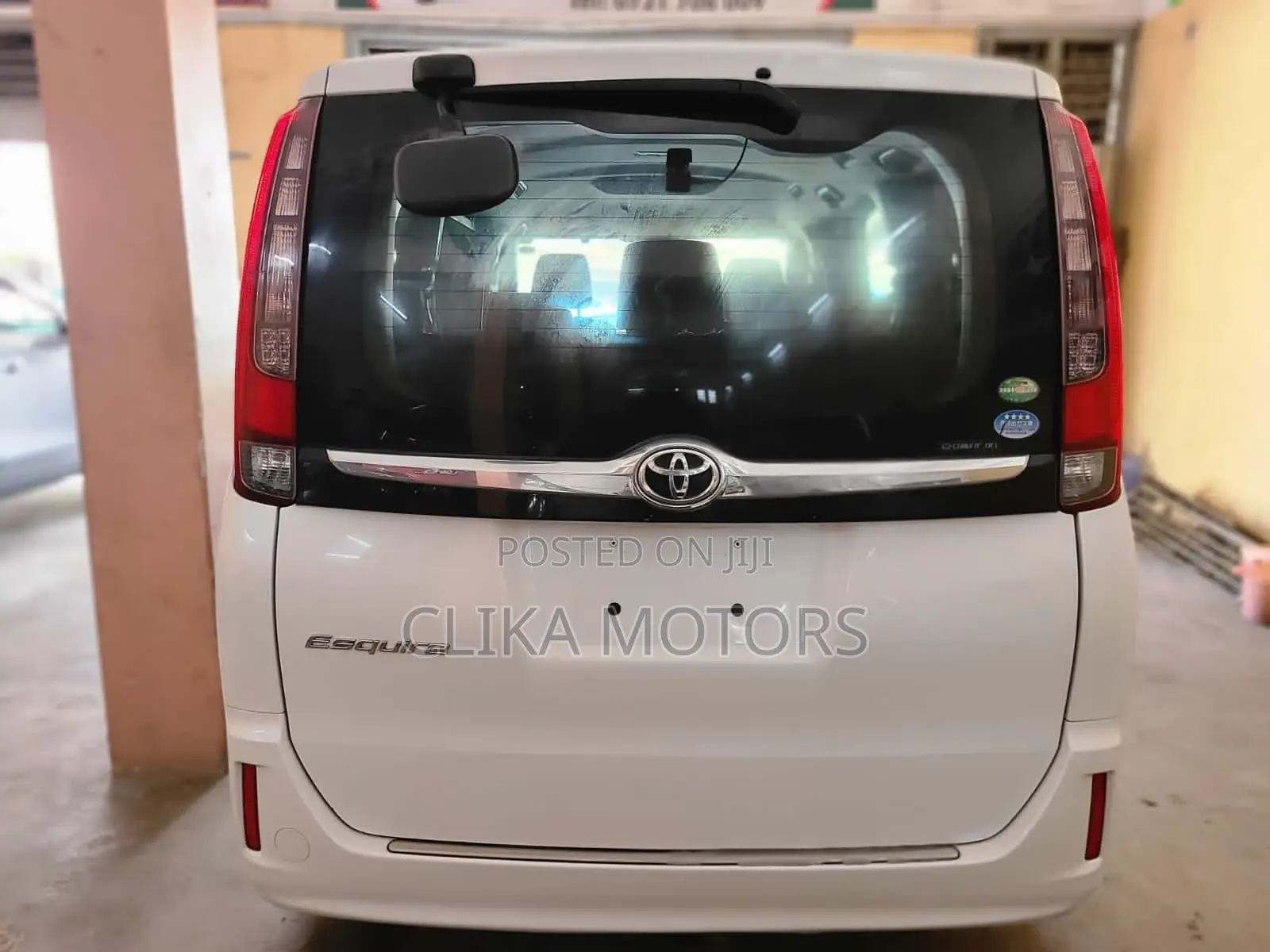 Toyota Esquire 2016 White