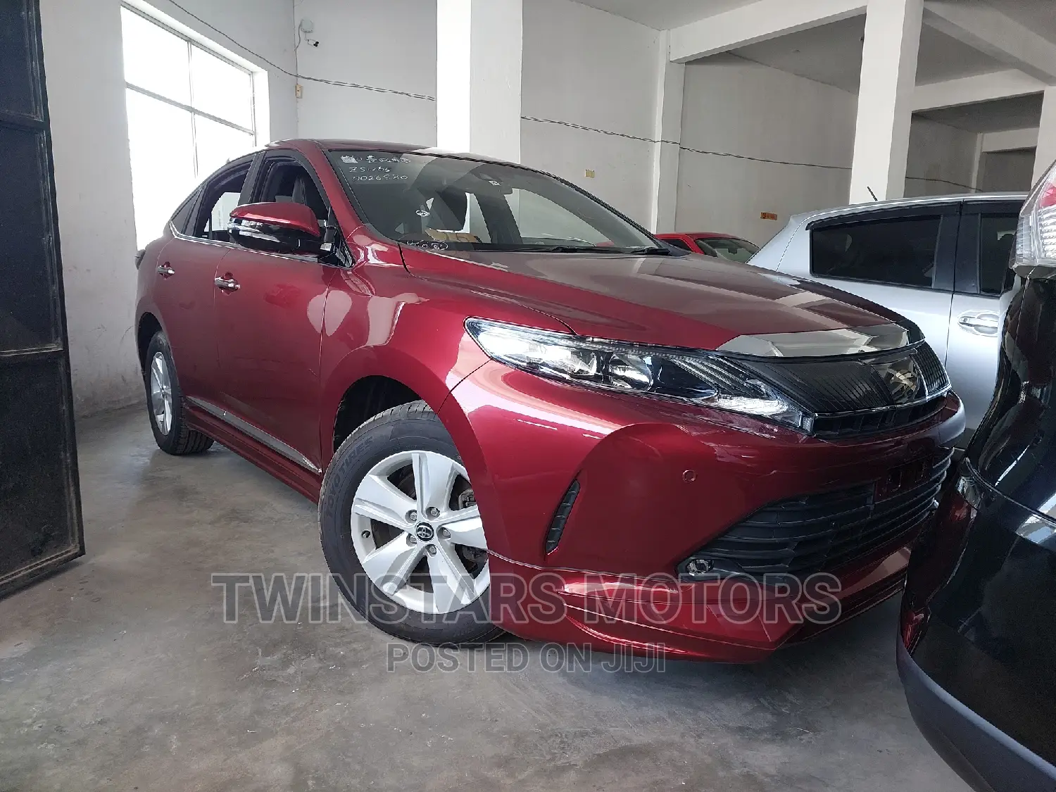 Toyota Harrier 2.0 2017 Red