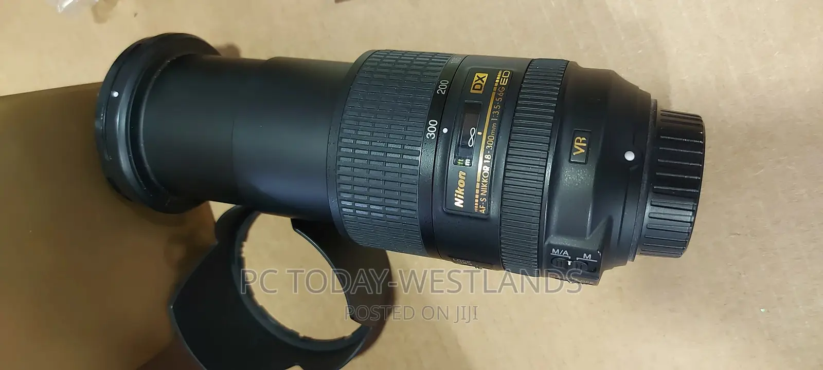 Nikon Af-S Dx Nikkor 18-300mm F/3.5-6.3g Ed VR Lens