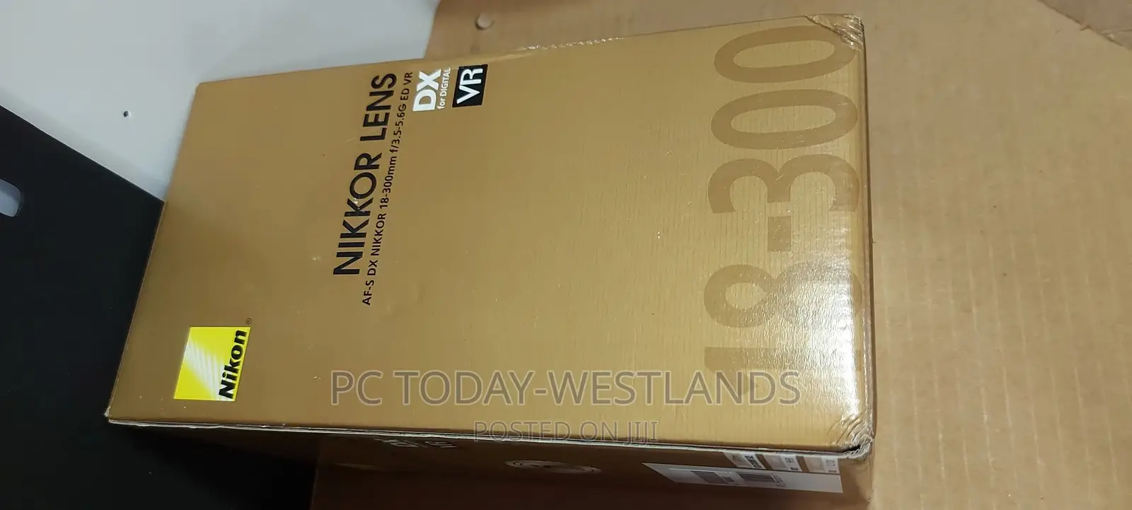 Nikon Af-S Dx Nikkor 18-300mm F/3.5-6.3g Ed VR Lens