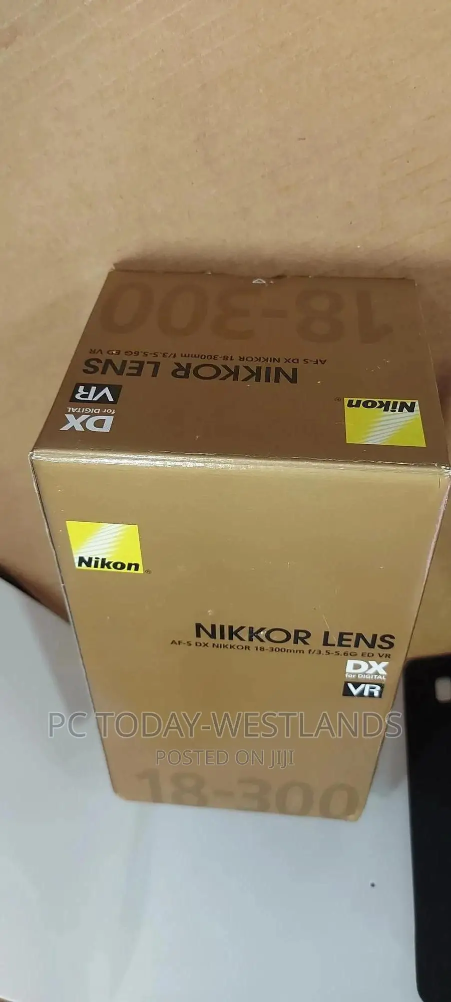 Nikon Af-S Dx Nikkor 18-300mm F/3.5-6.3g Ed VR Lens