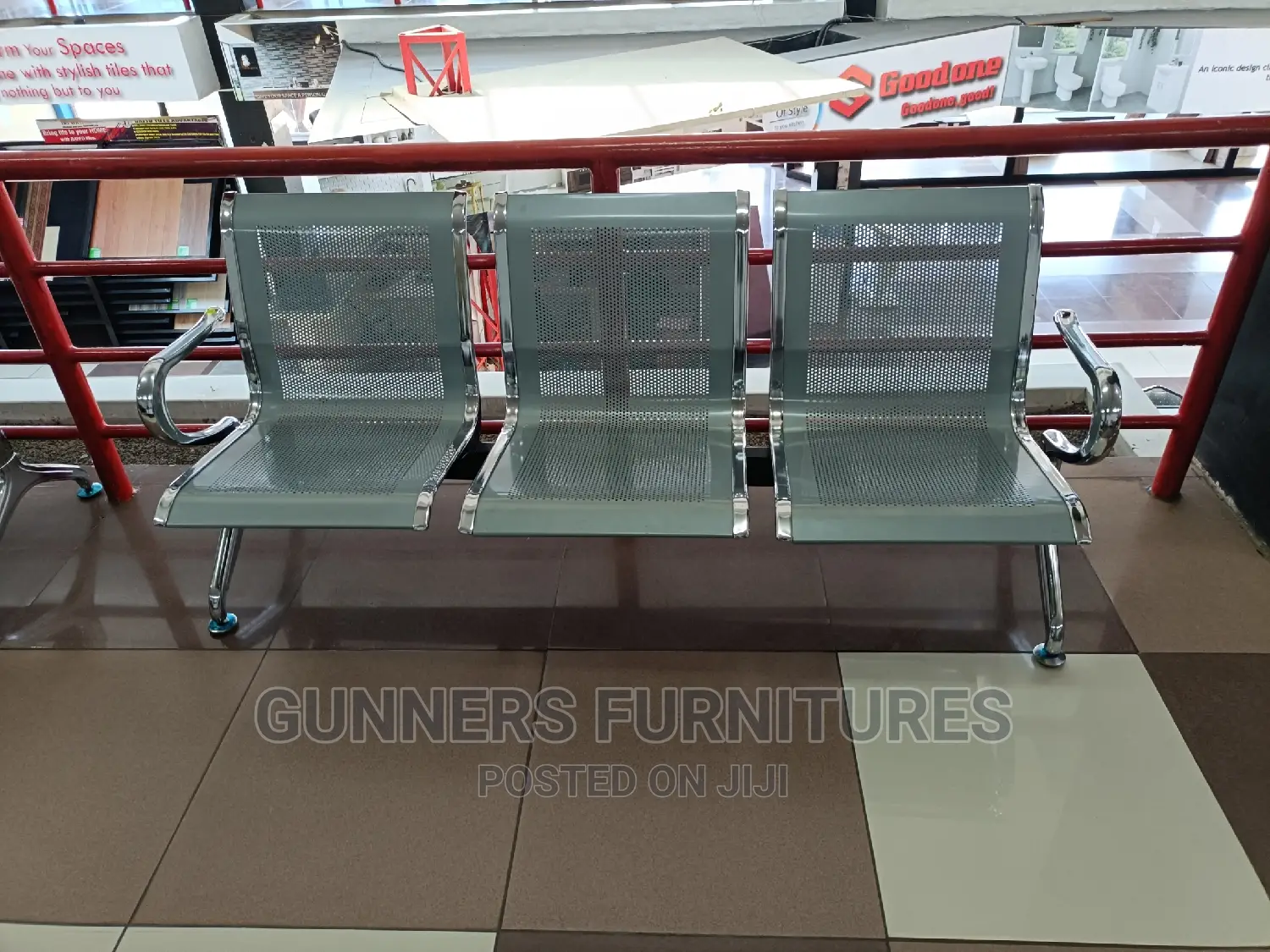 Airport Unpadded Link Chair