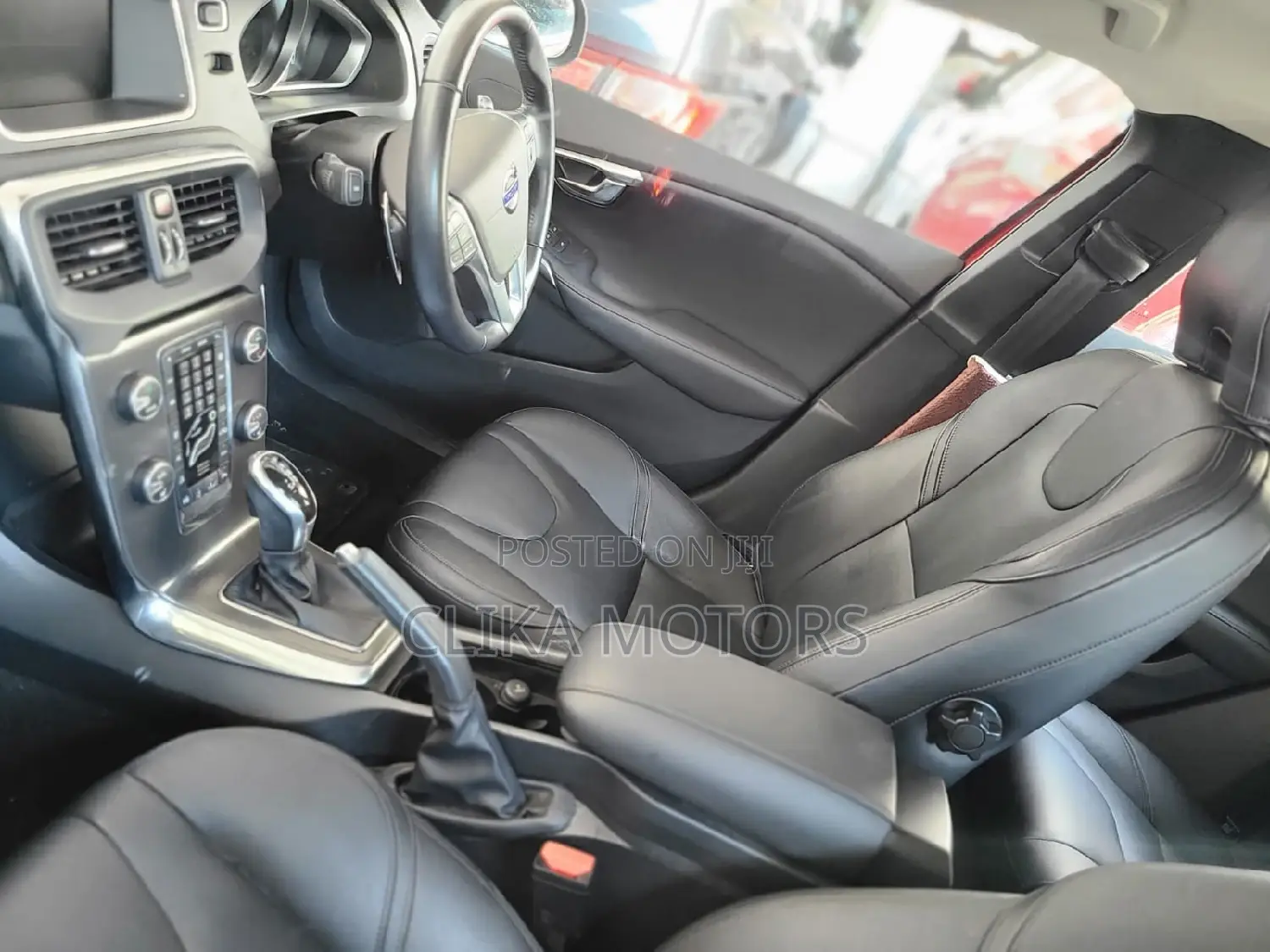 Volvo V40 2016 Red