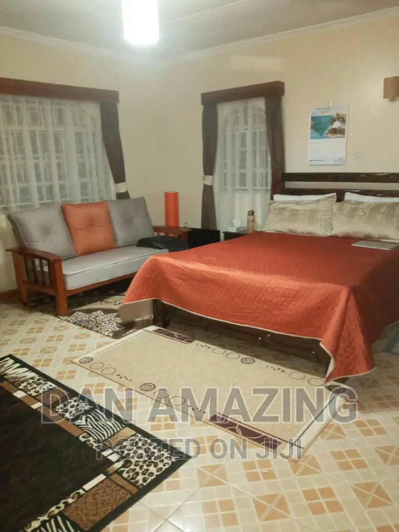 5bdrm Maisonette in Oluulua for sale