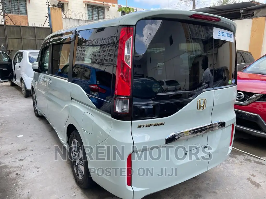 Honda Stepwgn 2016 White