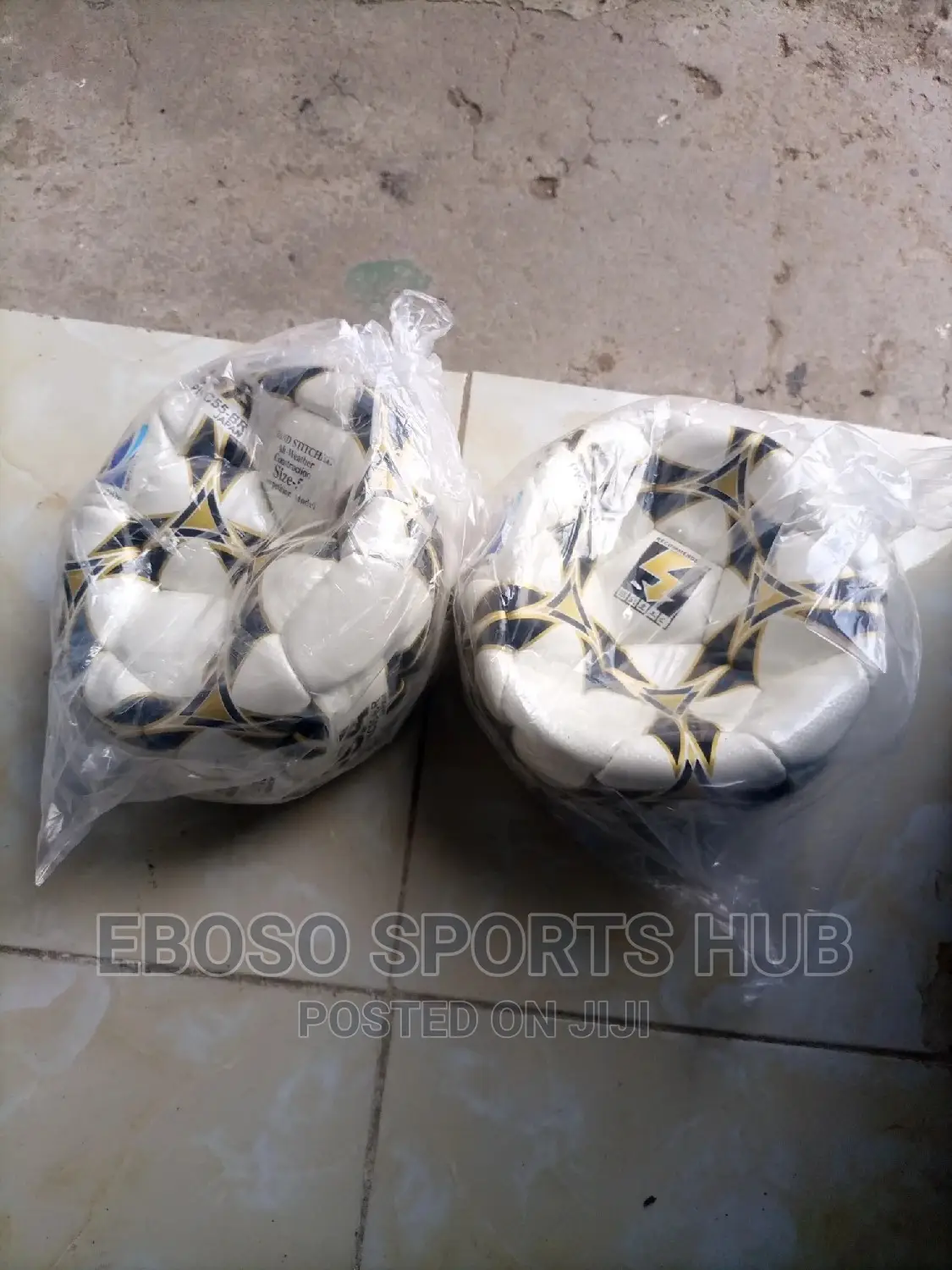 Stand Official Football Mikasa Size 5.