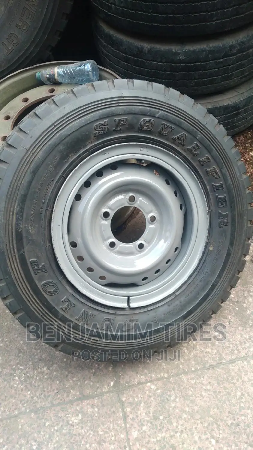 Complete New Dunlop Tire Size 7.50R16 With Rim.