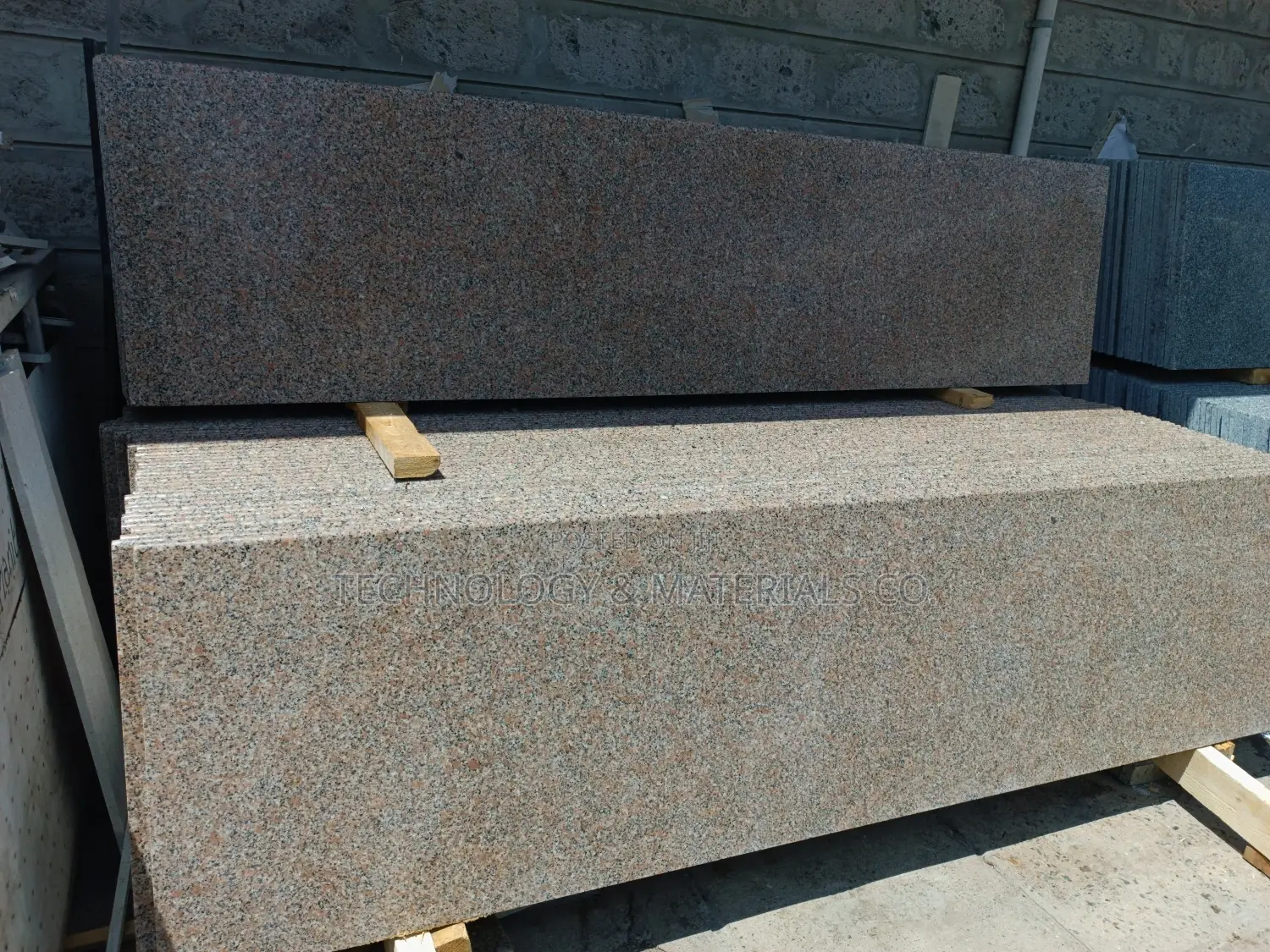 Hoody Granite Offer (2.4*0.60M)