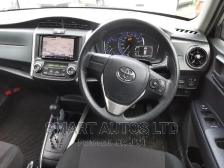 Toyota Corolla Fielder 2017 Silver