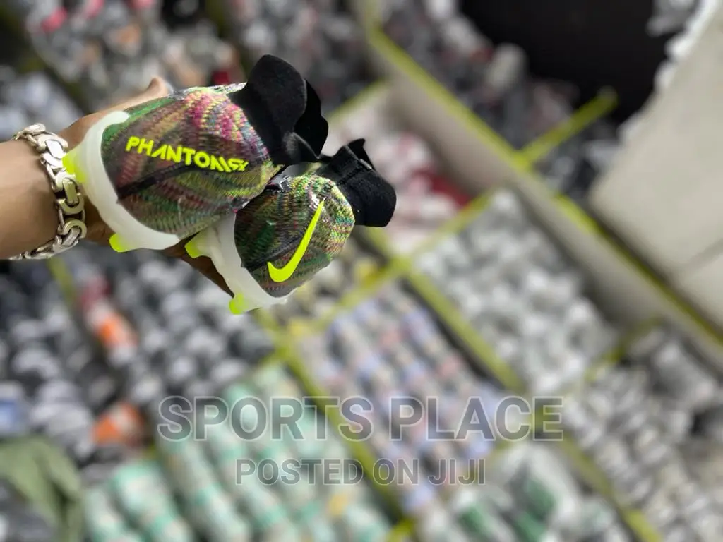 Phantom GX Flyknit Football Boots