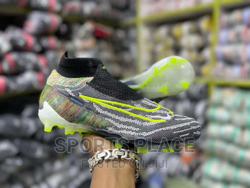 Phantom GX Flyknit Football Boots