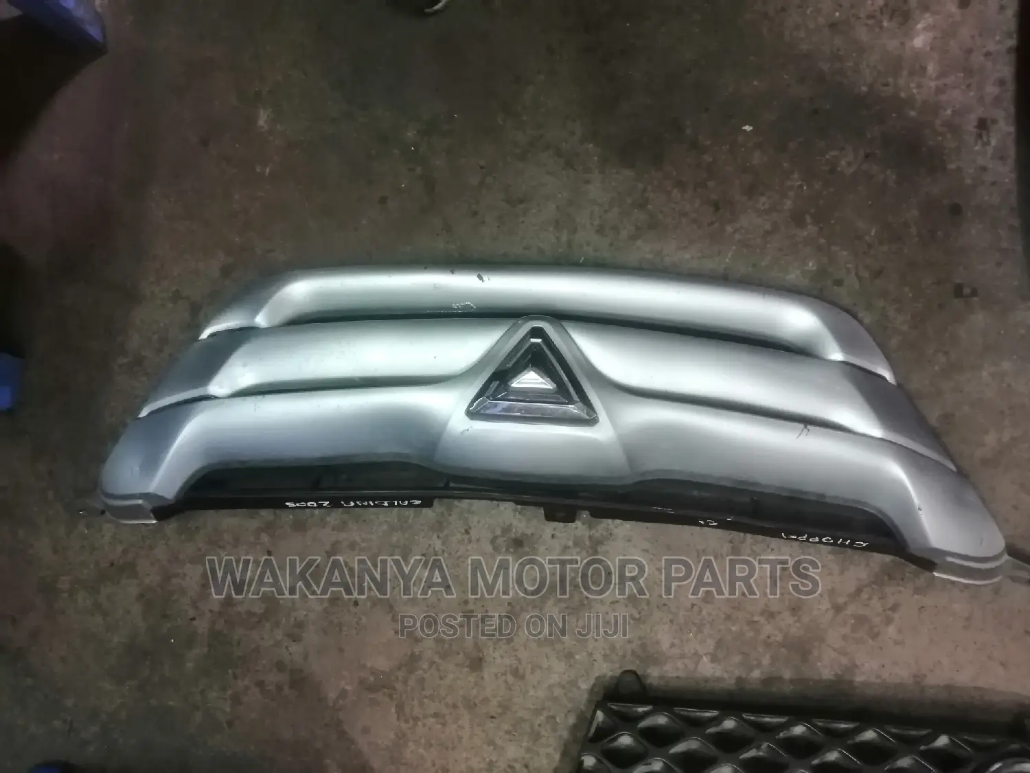 Toyota Caldina Choppa Grille 2005 To 2007, Ex Japan Parts